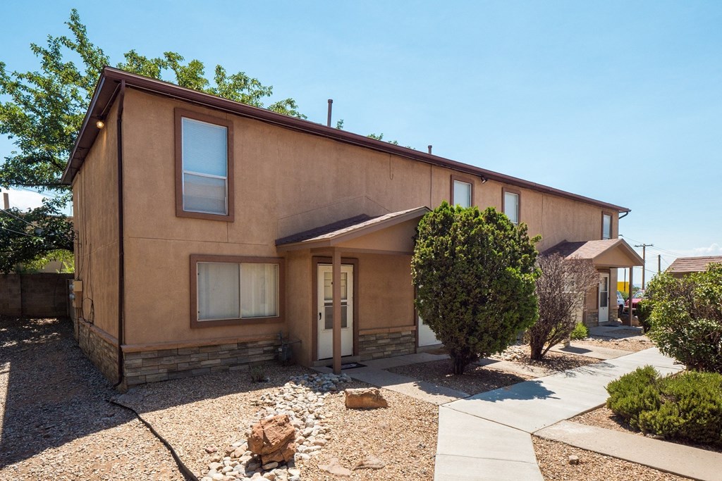 Chelwood Vista Townhomes, 12008 Phoenix Ave., Albuquerque, NM RentCafe